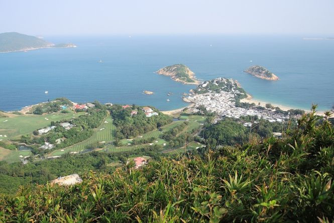 Dragon's Back, Hong Kong. Photo by ChInG_*. Cropped from original. License: CC BY-SA 2.0